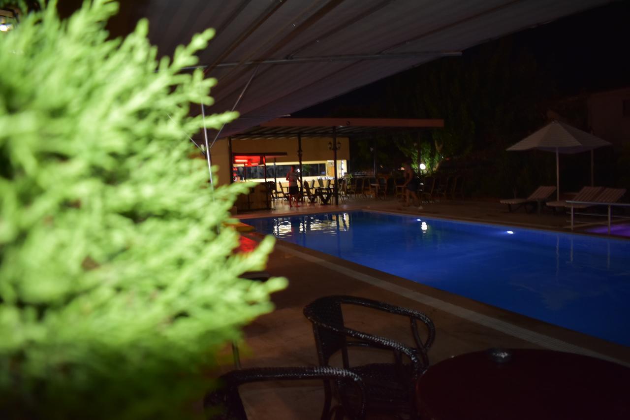 Las Palmeras Hotel Camyuva Exterior foto