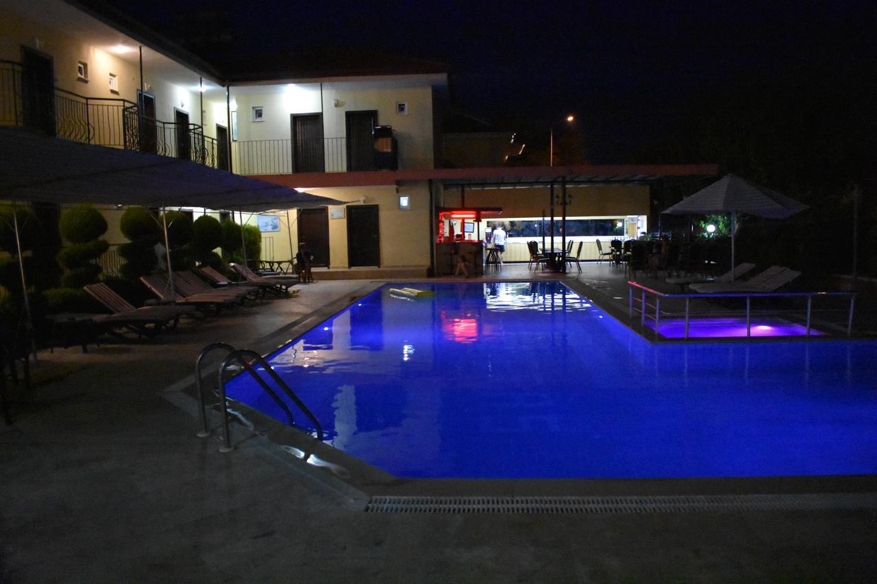 Las Palmeras Hotel Camyuva Exterior foto